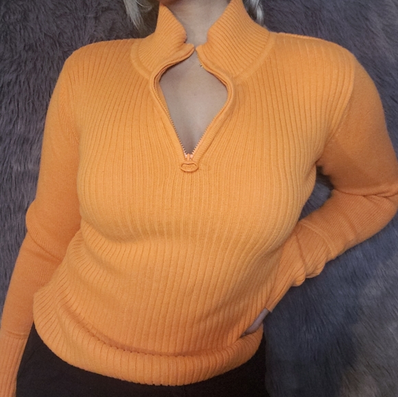Sweater - Picture 2 of 3